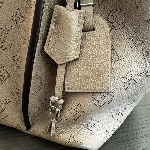 Authentic Louis Vuitton Purse - Picture 7 of 7